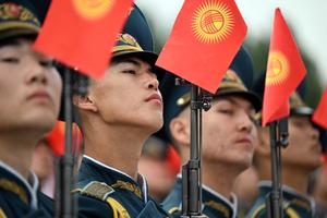 KIRGUISTAN-BISHKEK-DIA DE LA VICTORIA