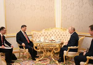 RUSIA-MOSCU-VLADIMIR PUTIN-CHINA-XI JINPING-CONVERSACION TOMANDO EL TE