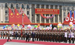 RPDC-PYONGYANG-CHINA-XI JINPING-KIM JONG UN-CEREMONIA DE BIENVENIDA