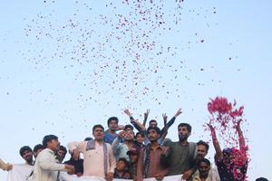 PAKISTAN-MULTAN-INDIA-ALTO EL FUEGO-CELEBRACIONES