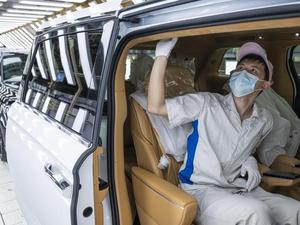 CHINA-HUBEI-WUHAN-AUTOMAKER-VOYAH-200,000th VEHICLE (CN)