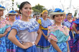 NICARAGUA-MANAGUA-DIA NACIONAL DEL HUIPIL