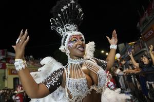 URUGUAY-MONTEVIDEO-CARNAVAL-DESFILE DE LLAMADAS