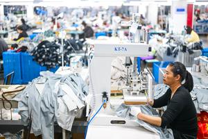 CHINA-ZHEJIANG-TAIZHOU-ARTICULOS DEPORTIVOS-INDUSTRIA MANUFACTURERA