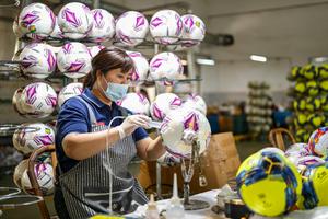 CHINA-ZHEJIANG-TAIZHOU-ARTICULOS DEPORTIVOS-INDUSTRIA MANUFACTURERA