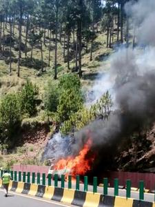 PAKISTAN-MURREE-FURGONETA-ACCIDENTE