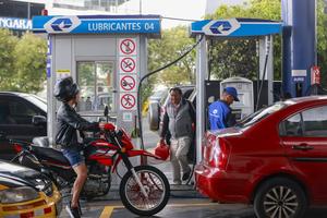 ECUADOR-QUITO-DESABASTECIMIENTO DE COMBUSTIBLES