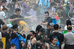 CHINA-HAINAN-BAOTING-FESTIVAL DEL AGUA