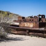 UZBEKISTAN-MOYNAQ-MAR DE ARAL-CEMENTERIO DE BARCOS