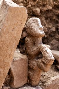 TURQUIA-SANLIURFA-ESCULTURA DE PIEDRA-EXCAVACION