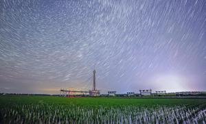 CHINA-HEILONGJIANG-CIELO ESTRELLADO-CAMPOS DE ARROZ