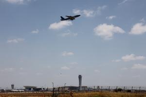 ISRAEL-AEROPUERTO BEN GURION-AVION CISTERNA DE REABASTECIMIENTO