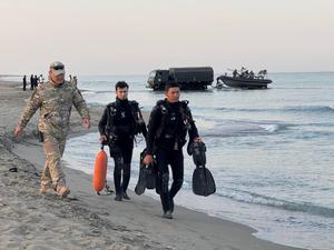 KAZAJISTAN-REGION DE MANGYSTAU-EFECTIVOS DE LA ARMADA-OPERACION DE BUSQUEDA