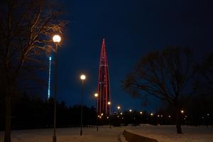 RUSIA-SAN PETERSBURGO-CENTRO LAKHTA-ROJO CHINA