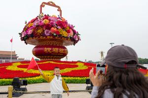 CHINA-BEIJING-PLAZA TIAN'ANMEN-CESTA DE FLORES