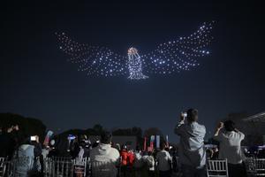 ZAMBIA-LUSAKA-CHINA-ESPECTACULO DE LUCES CON DRONES