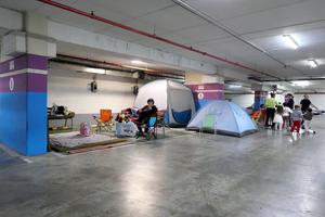 ISRAEL-RISHON LEZION-SUBTERRANEO-VIDA COTIDIANA