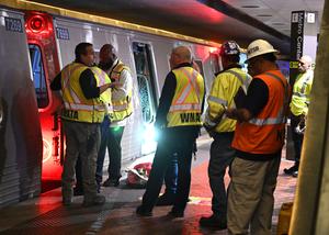 EEUU-WASHINGTON D. C.-TREN DEL METRO-VEHICULO DE TRABAJO-COLISION