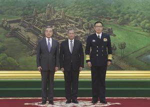 CAMBOYA-PHNOM PENH-PRIMER MINISTRO-MINISTROS DE RELACIONES EXTERIORES Y DE DEFENSA CHINOS-REUNION