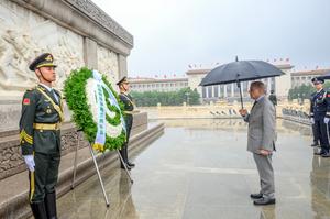 CHINA-BEIJING-PAKISTAN-PRIMER MINISTRO-MONUMENTO-TRIBUTO