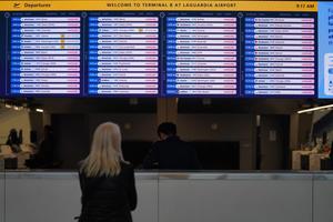 EEUU-NUEVA YORK-AVION-CAMION DE BOMBEROS-COLISION