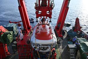 CHINA-JIAOLONG-INVESTIGACION CIENTIFICA EN AGUAS PROFUNDAS
