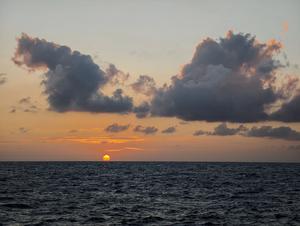CHINA-HAINAN-ISLAS XISHA-VISTAS DEL ATARDECER