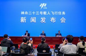 CHINA-JIUQUAN-SHENZHOU-23-TRIPULACION PRESENTACION
