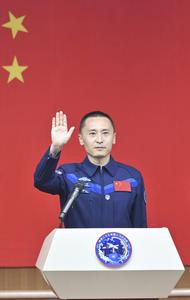 CHINA-JIUQUAN-ASTRONAUTAS DE SHENZHOU-23-REUNION CON LA PRENSA