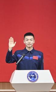 CHINA-JIUQUAN-ASTRONAUTAS DE SHENZHOU-23-REUNION CON LA PRENSA