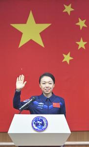 CHINA-JIUQUAN-ASTRONAUTAS DE SHENZHOU-23-REUNION CON LA PRENSA