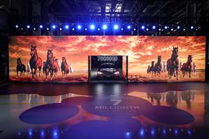 CHINA-LIAONING-SHENYANG-BMW-VEHICULO NUMERO SIETE MILLONES-CEREMONIA
