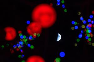 CHINA-ASTRONOMIA-LUNA EN CUARTO CRECIENTE