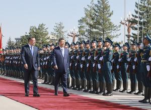 KIRGUISTAN-BISHKEK-XI JINPING-PRESIDENTE KIRGUIS-CONVERSACIONES