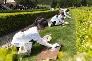 CHINA-FESTIVAL QINGMING-MARTIRES-TRIBUTO