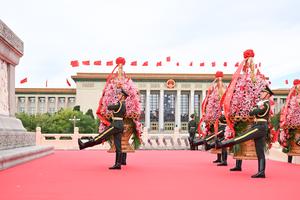 CHINA-BEIJING-DIA DE LOS MARTIRES-PRESENTACION DE OFRENDAS FLORALES-CEREMONIA