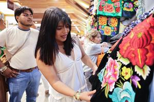 MEXICO-OAXACA-TEXTILES TEJIDOS Y BORDADOS A MANO
