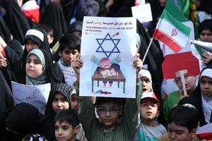 IRAN-TEHERAN-VICTIMAS ESTUDIANTILES-DUELO