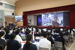 CHINA-HONG KONG-ESTACION ESPACIAL-CLASE EN VIVO