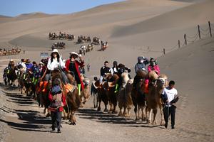 CHINA-FERIADO POR EL FESTIVAL QINGMING-VIAJES TURISTICOS E INGRESOS POR TURISMO