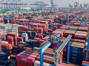 CHINA-SHANDONG-QINGDAO-PORT OPERATION (CN)