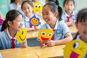CHINA-DIA MUNDIAL DE LA SONRISA-EVENTOS