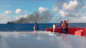 INDONESIA-ISLA DE LOMBOK-FERRY DE PASAJEROS-INCENDIO