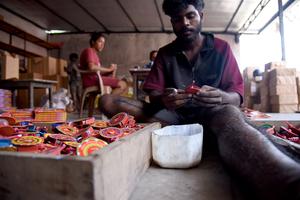 SRI LANKA-KIMBULAPITIYA-FABRICA DE PETARDOS