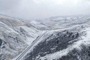 CHINA-QINGHAI-QILIAN-NIEVE-PAISAJE