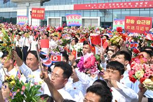 RPDC-PYONGYANG-CHINA-XI JINPING-KIM JONG UN-GRAN CEREMONIA DE DESPEDIDA