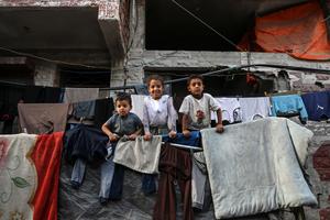 MEDIO ORIENTE-GAZA-CAMPAMENTO DE REFUGIADOS DE AL-SHATI-NIÑOS DESPLAZADOS