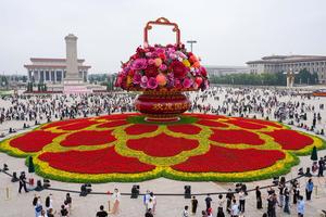 CHINA-BEIJING-PLAZA TIAN'ANMEN-CESTA DE FLORES