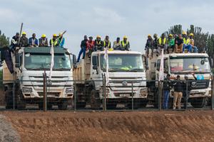 KENIA-CHINA-FERROCARRIL NAIVASHA-KISUMU-MALABA-CEREMONIA DE COLOCACION DE LA PRIMERA PIEDRA