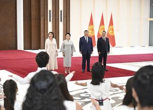 KIRGUISTAN-BISHKEK-CHINA-XI JINPING-CUMBRE DE LA OCS-VISITA DE ESTADO-LLEGADA